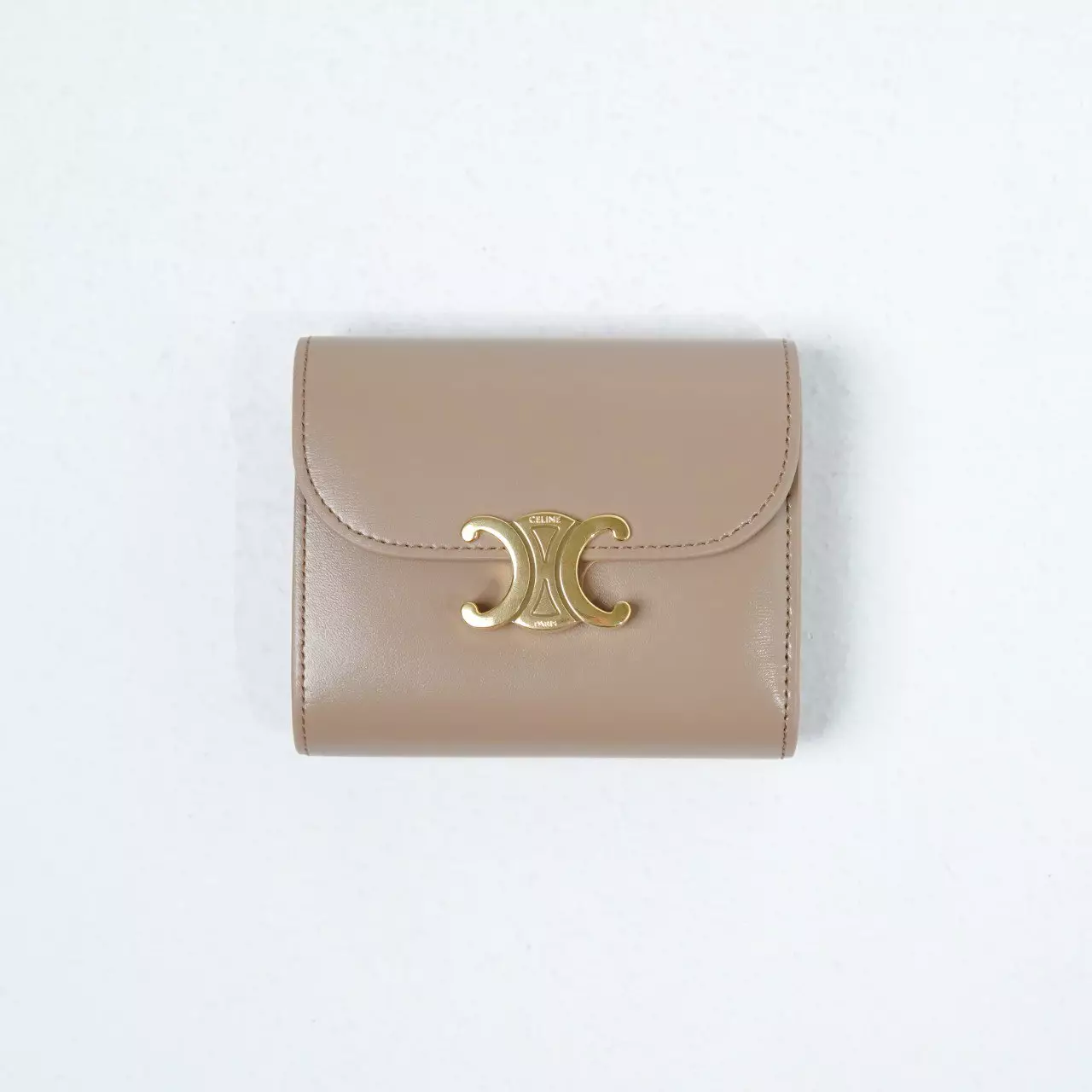 Dompet CELINE TRIOMPHE SHINY CALFSKIN SMOKED BROWN GHW TRIFOLD WALLET 100% ORIGINAL