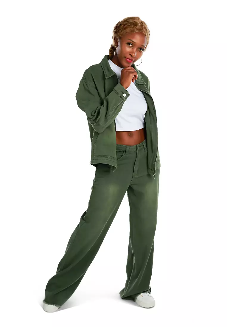 Jaket Utilitas Lengan Berkerut Warna Hijau Army Unisex