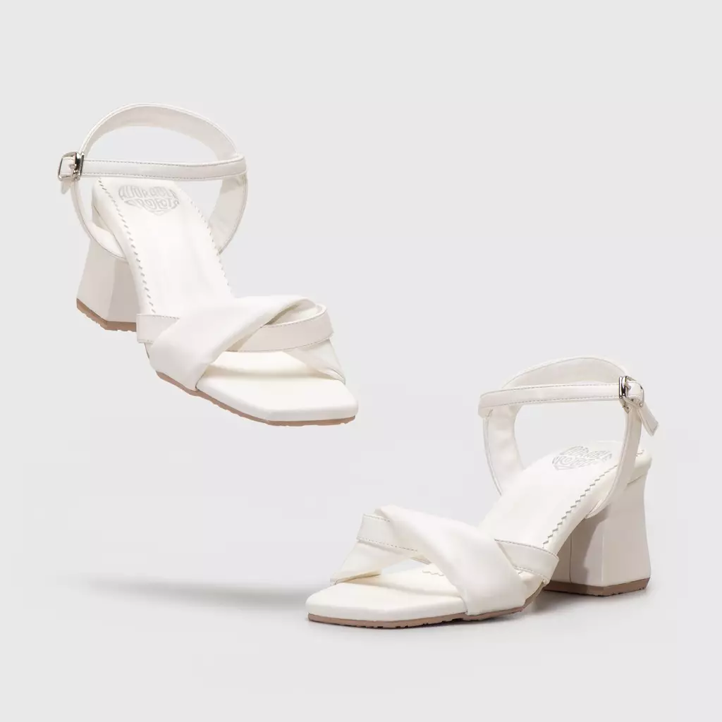 Della Heels White