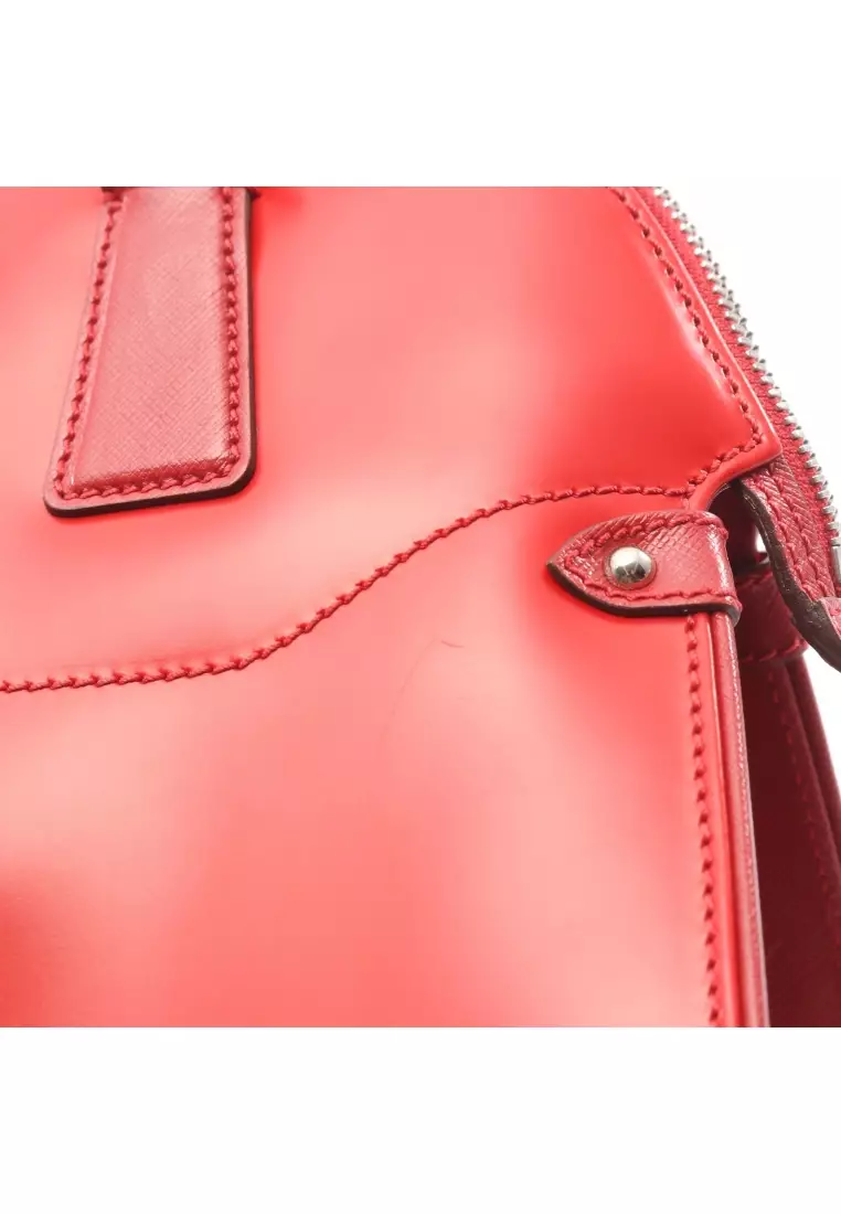 Pre-Loved Salvatore Ferragamo Gancini Handbag leather Red