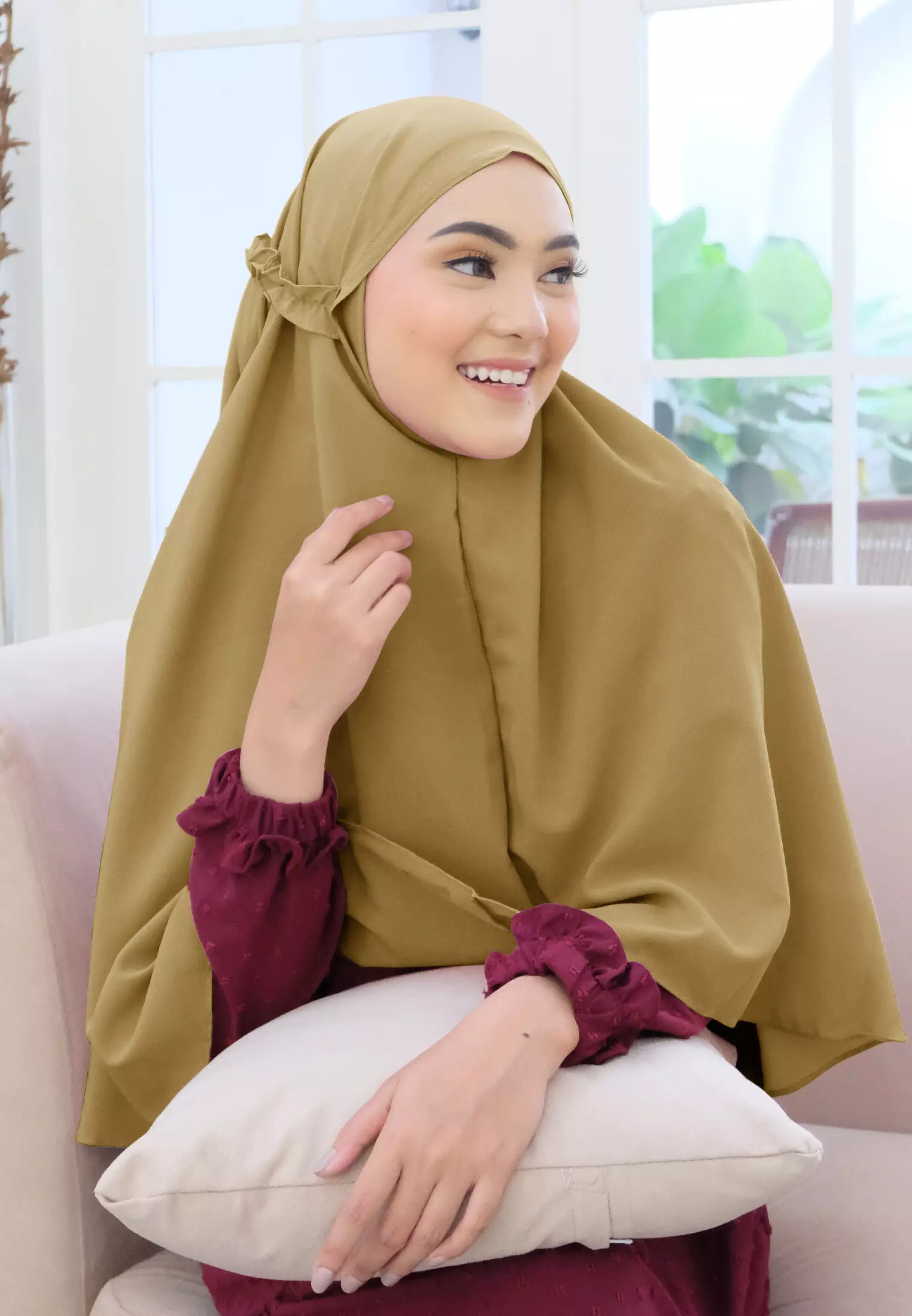 Cotton Bee - Zaylie Bergo Tali | Hijab Instan Tali Ruffle - Gold