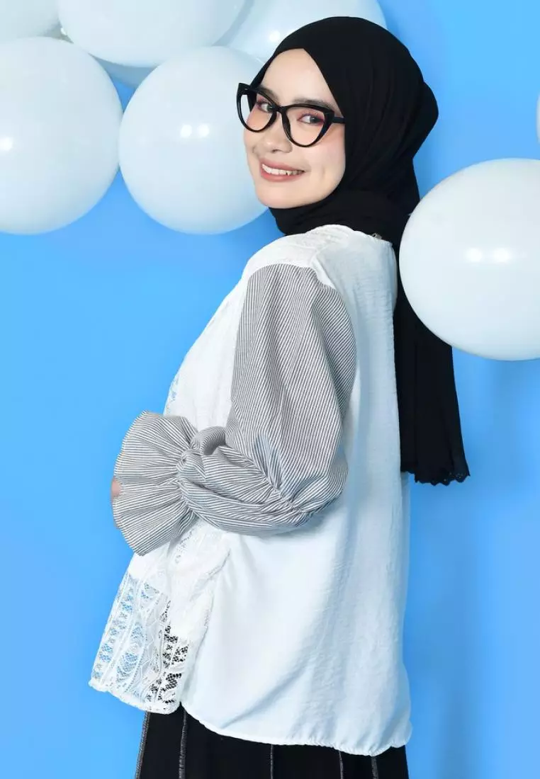 Seika Lace Top - Bw - Stripe Black M18224 R14S2