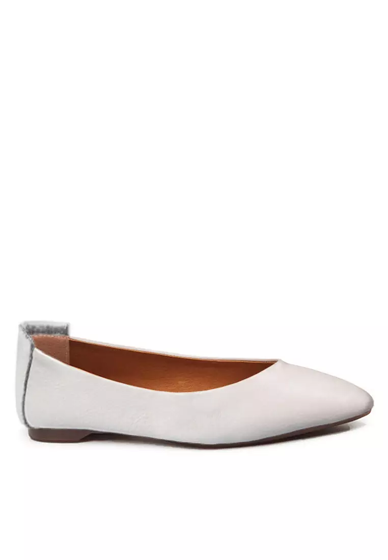 White flat dress shoes top