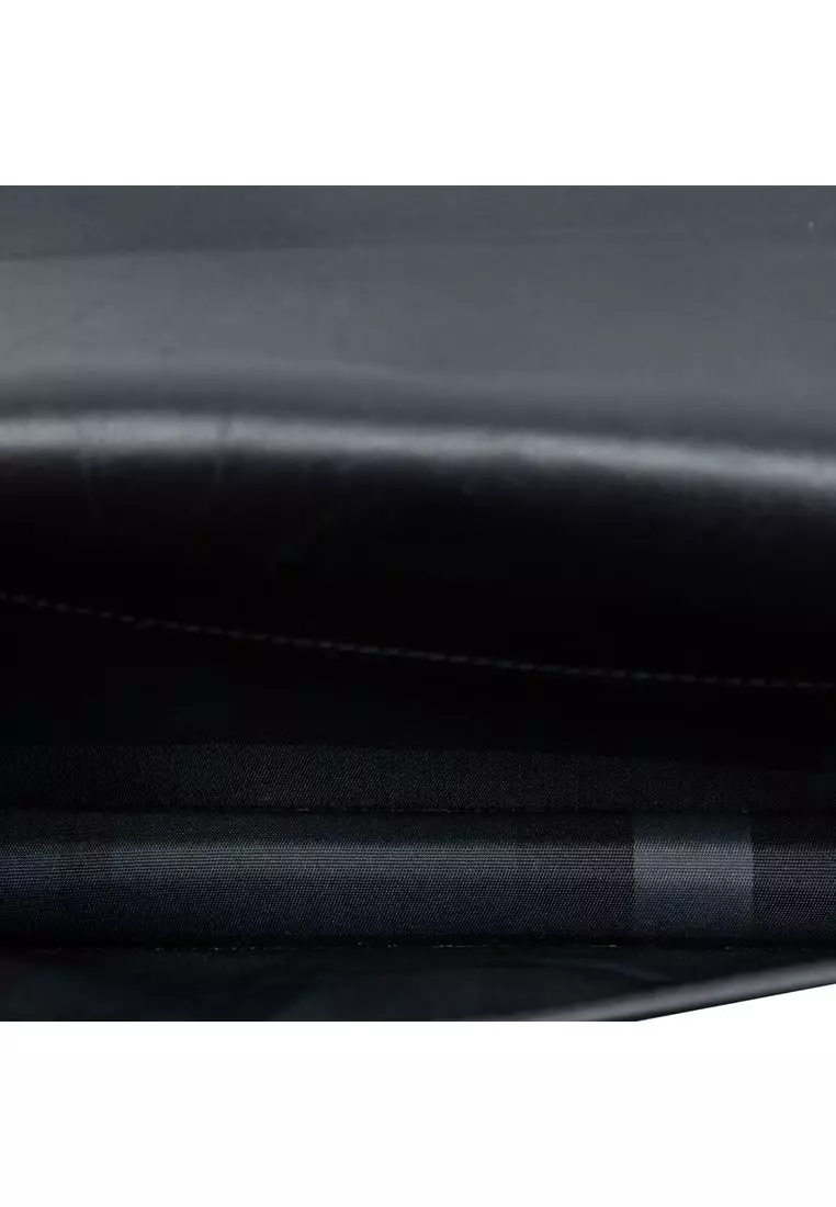 Pre-Loved Burberry Leather Clutch