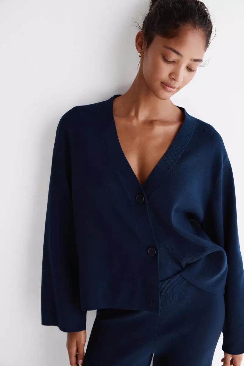 Fine-knit cardigan