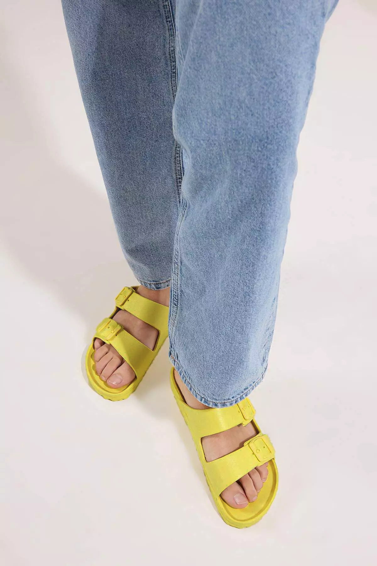 Light Yellow Double Striped Eva Light Sole Women's Slippers Takss25Te00065