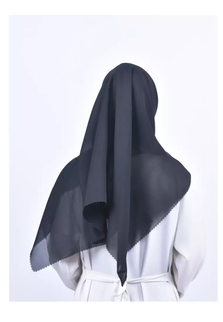 Hijab Segi 4 Bella Basic Lasercut Black