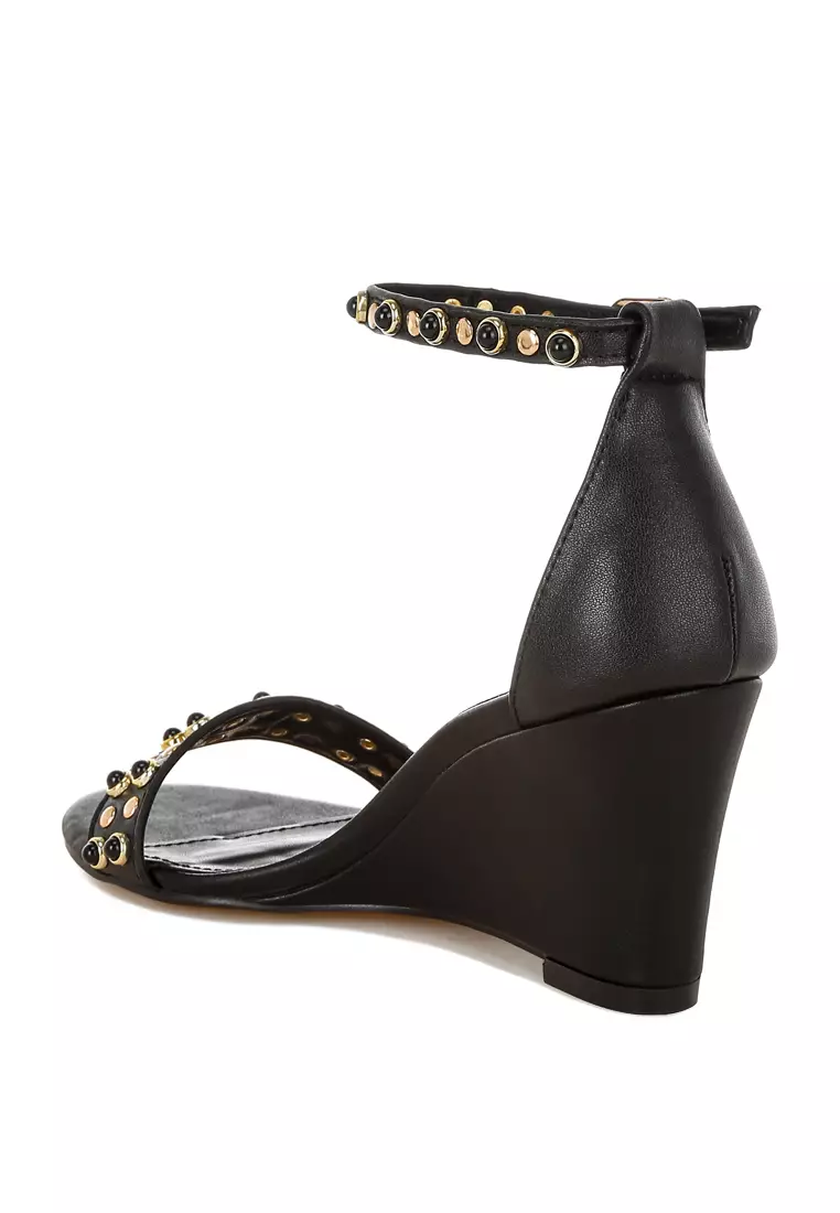 Sandal Kulit Asli Berhias Studs