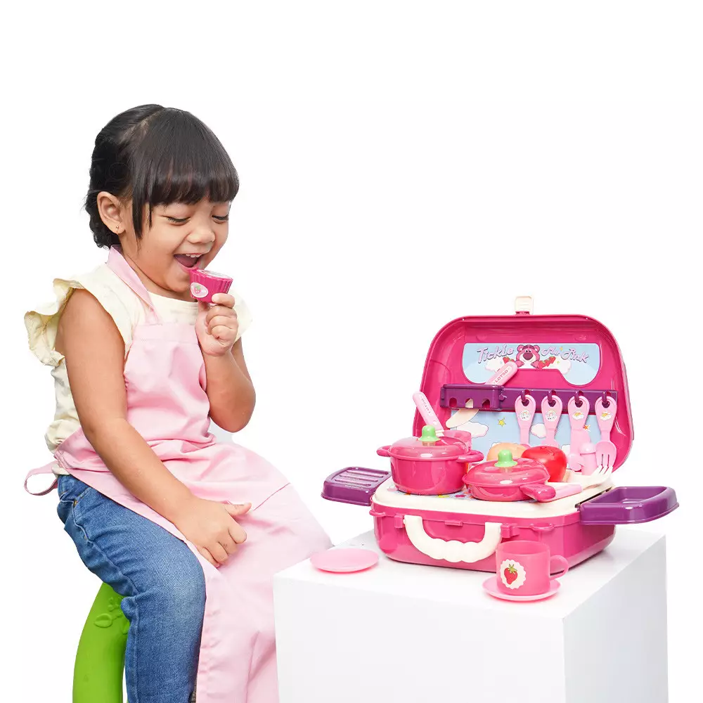 PRETTY MISSY PLAYSET KITCHENWARE DESSERT CASE LOTSO