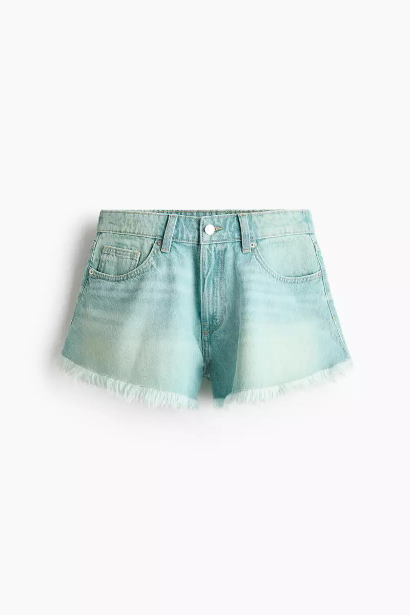 Frayed denim shorts