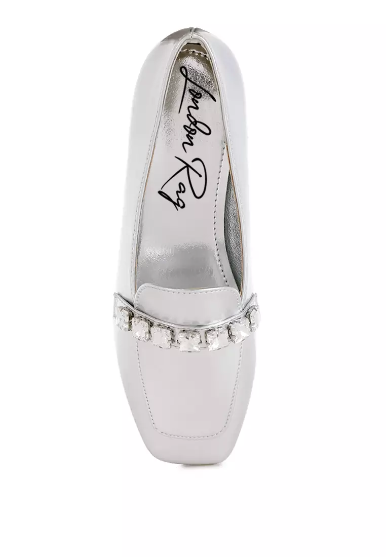 Sepatu Tali Diamante Metalik Warna Perak