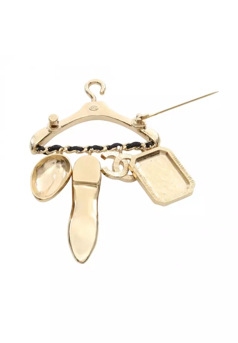 Pre-Loved Chanel coco mark hanger motif brooch GP leather gold black B23A