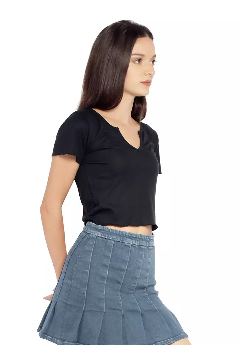 Atasan Rajut Rib Leher V Hitam