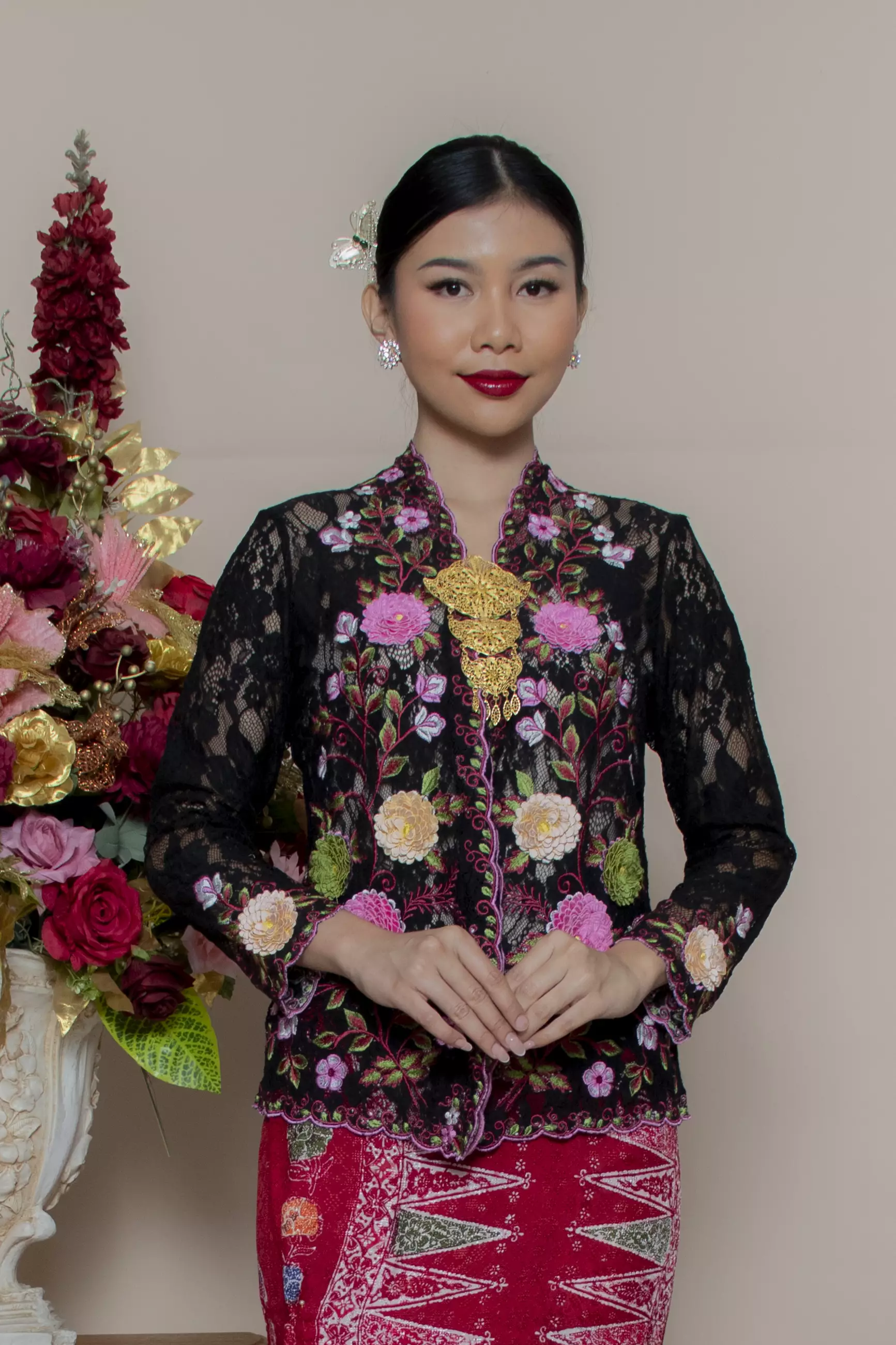 Kebaya Panjang Brokat Roses 3 Dimensi in Black Color