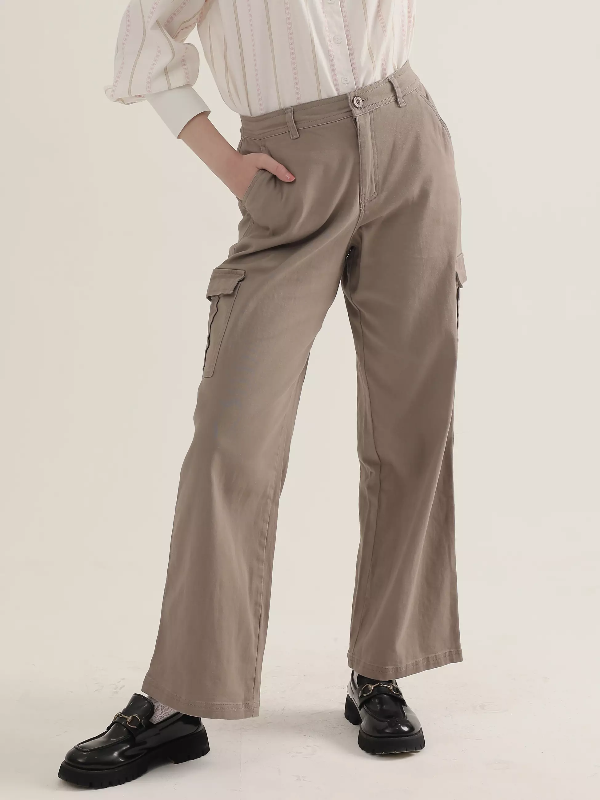 Amoura Pants