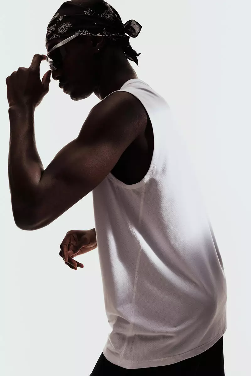 Regular Fit Sports vest top with DryMove™