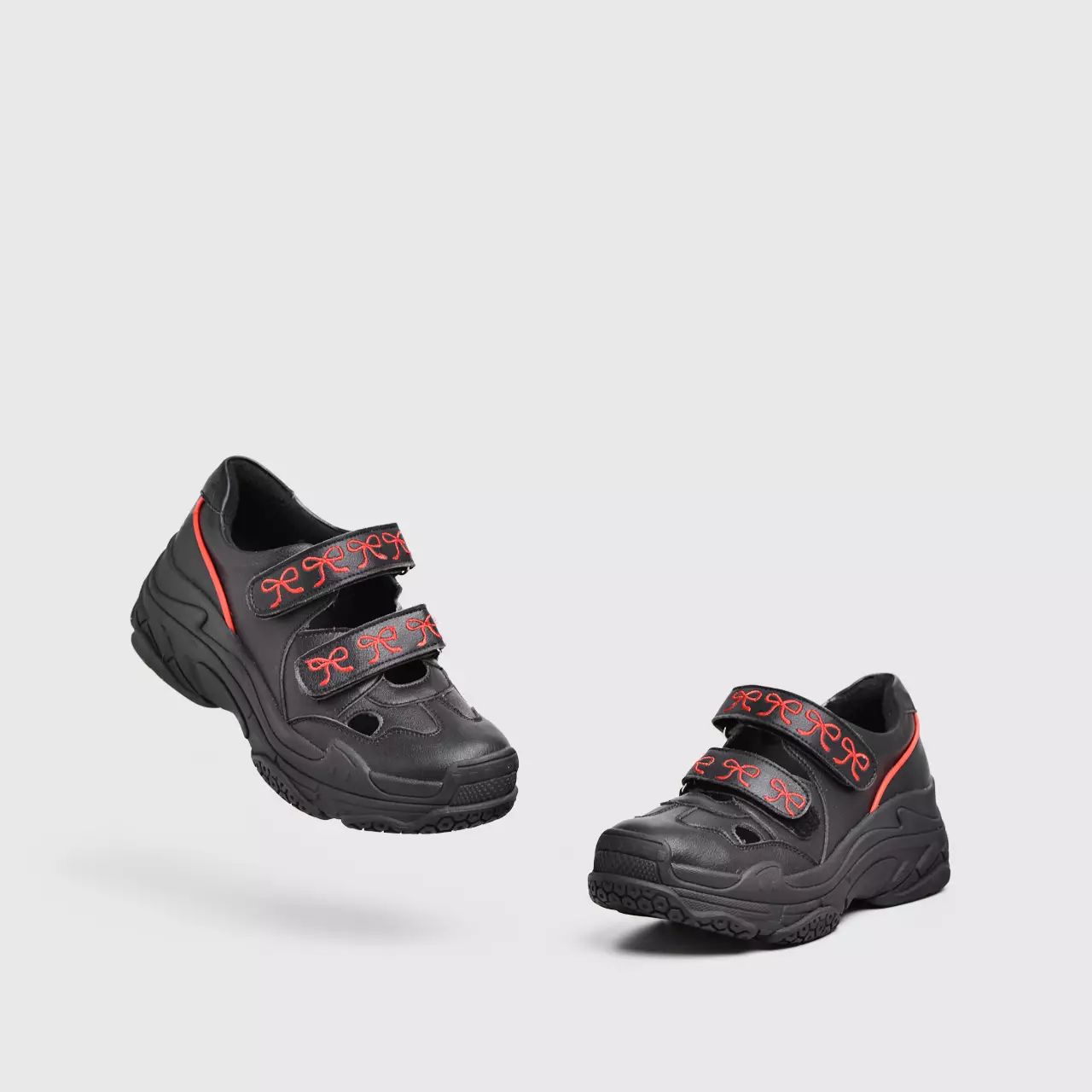 Jafna Bow Embroidery Sneakers Black
