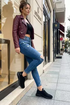Black/Black