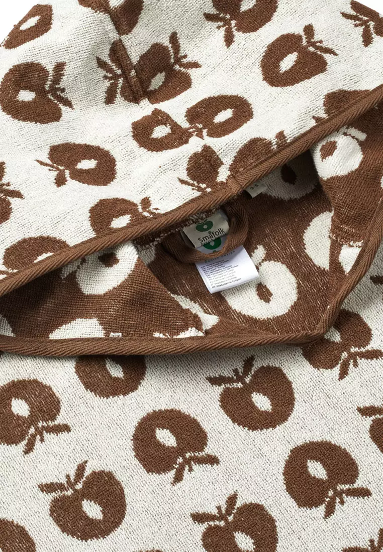 Towel poncho with apples