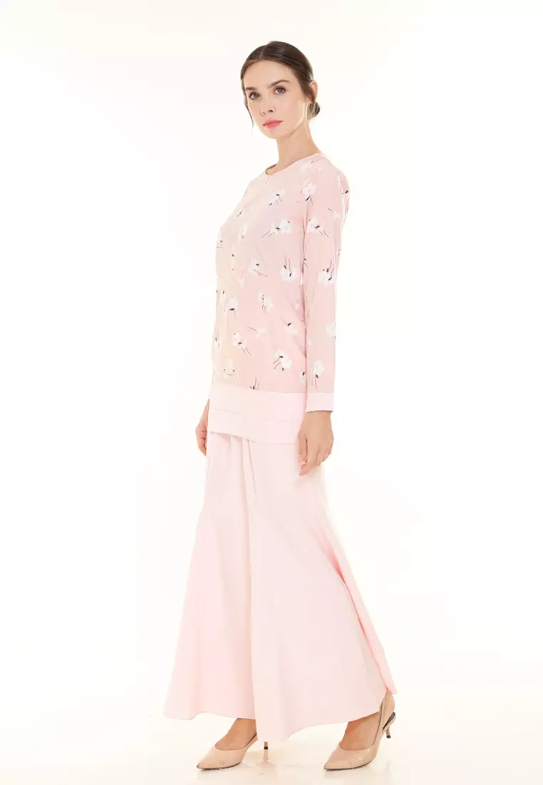 Ivy Kurung Modern layers Printed in Peach Japan Flower