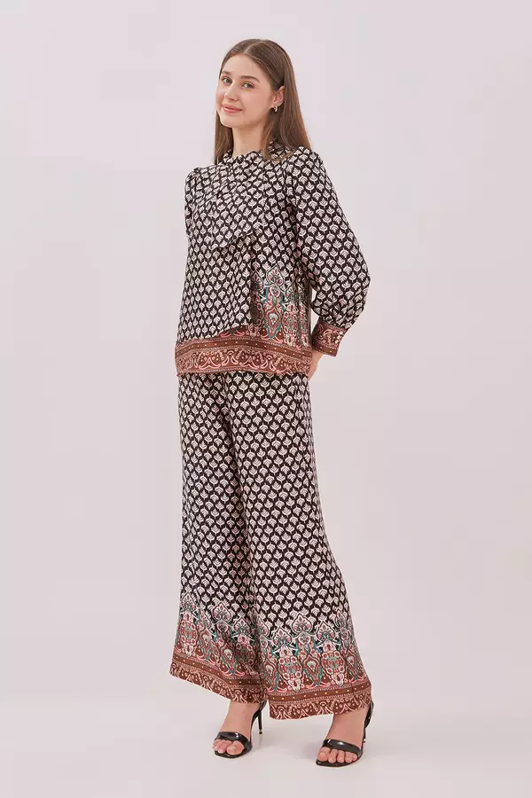 MINIMAL - Donna - Blus Motif Bunga Kerah Payet - Brown Warna Brown