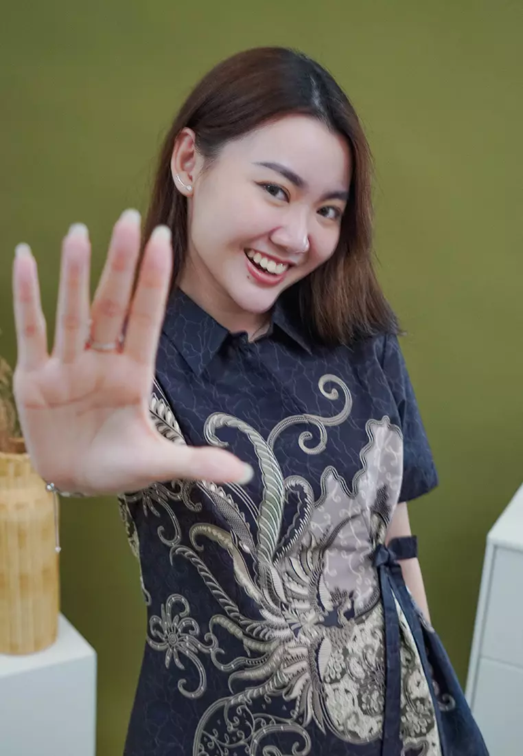 My Aksa Batik Wanita Blouse Rupa Raya Hitam