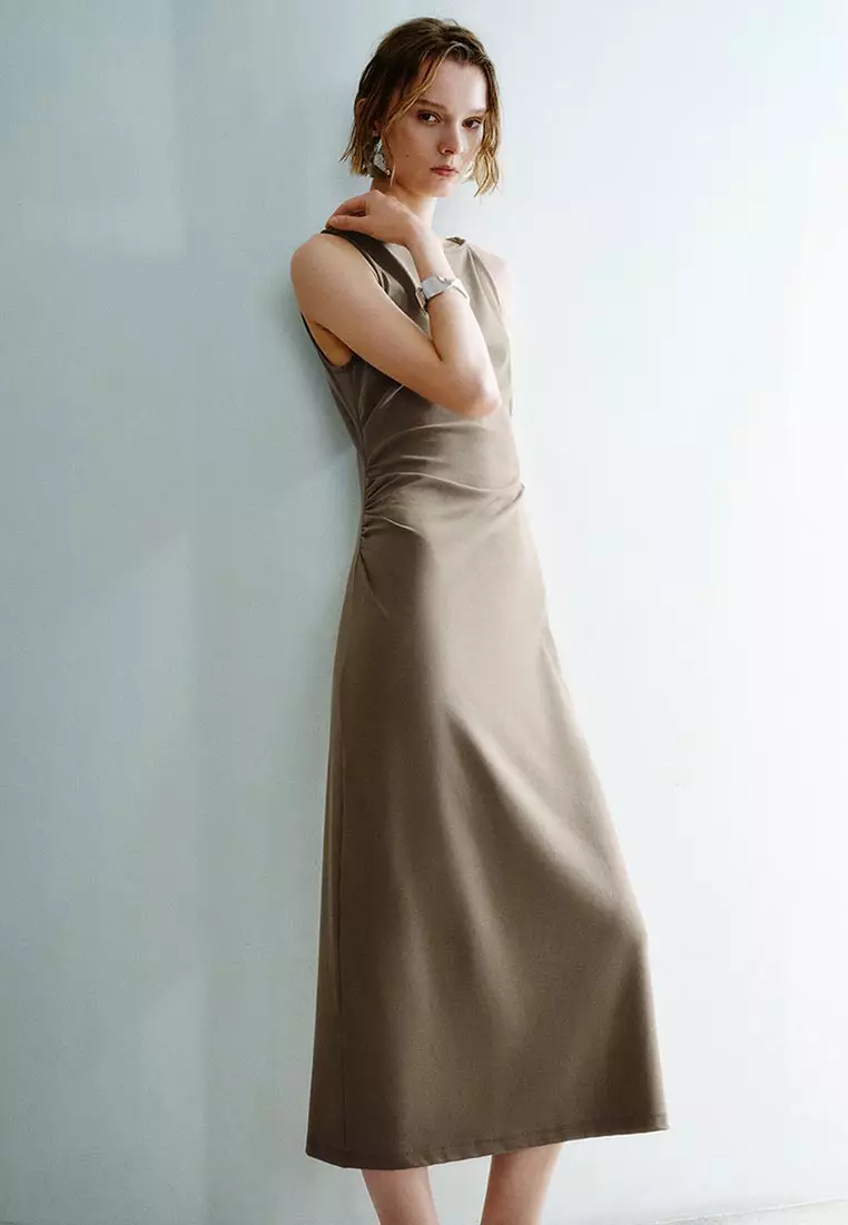 Sleeveless Skinny-Fit Dresses