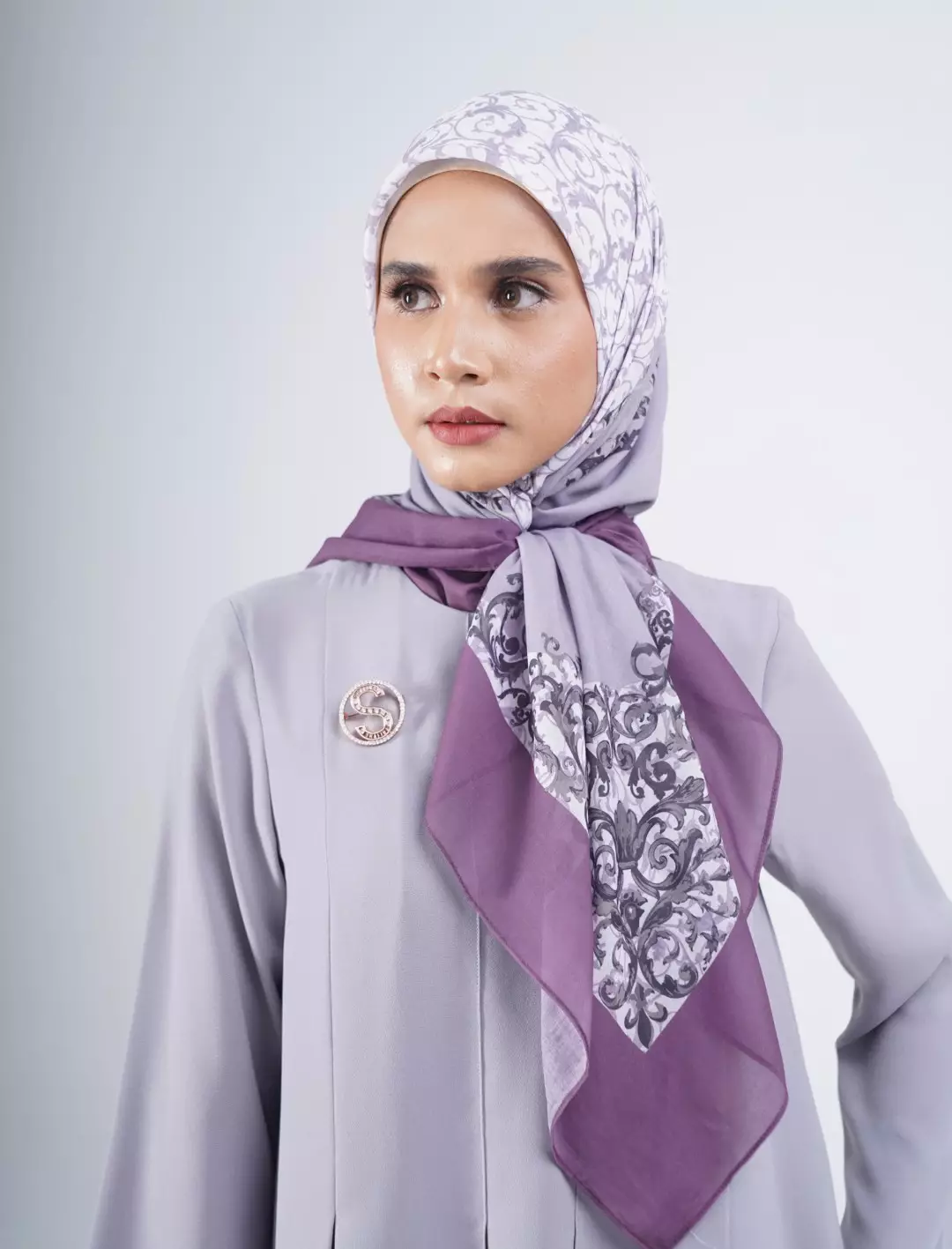Hadley Printed Scarf Black | Hijab Kerudung Segi Empat Motif