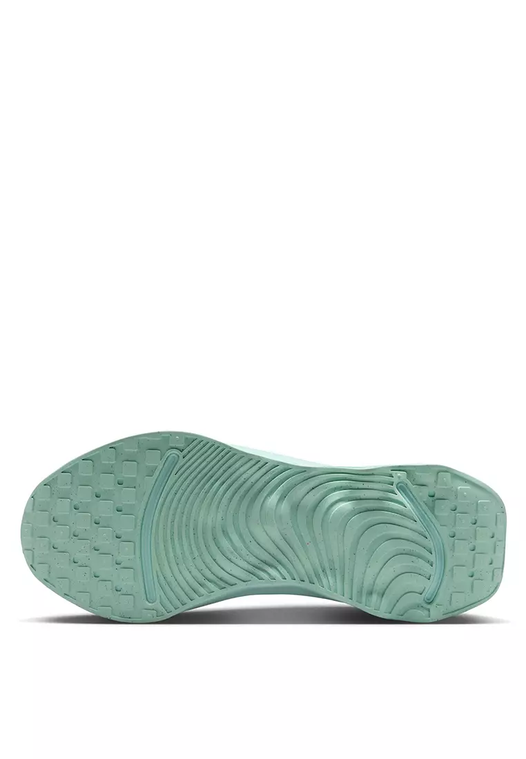 Motiva Walking Shoes