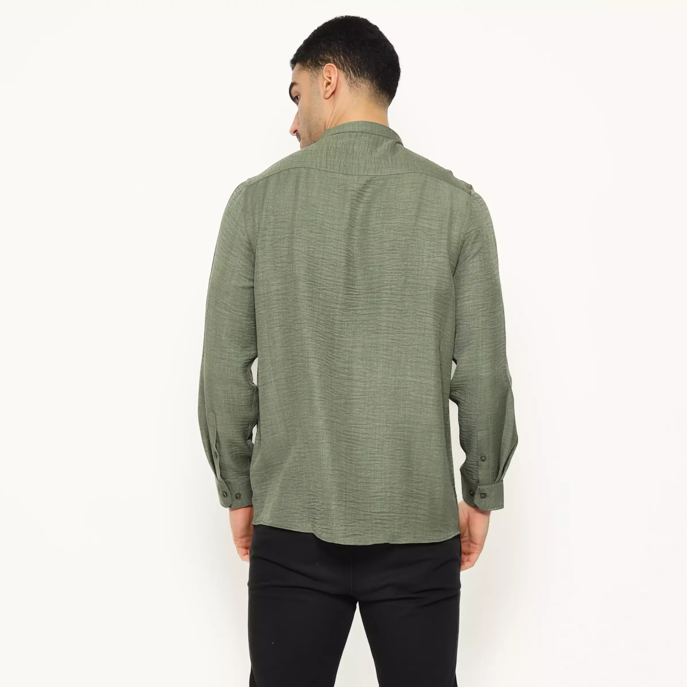 Lawell Baju Koko Pria Polos Lengan Panjang Slim Fit Warna Army | ESPRIT