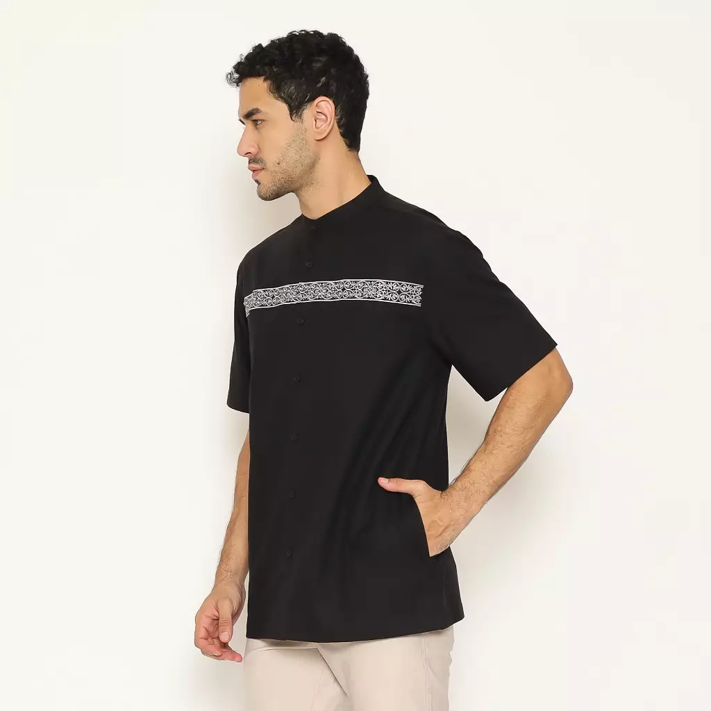 AMK Kemeja Koko Pria Lengan Pendek KK SHAKA S/S Black