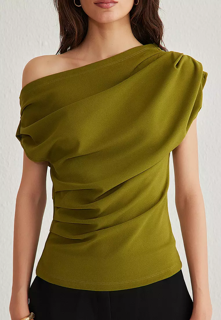 Gathered/Draped Detail Flowy Asymmetric Collar Knitted Blouse