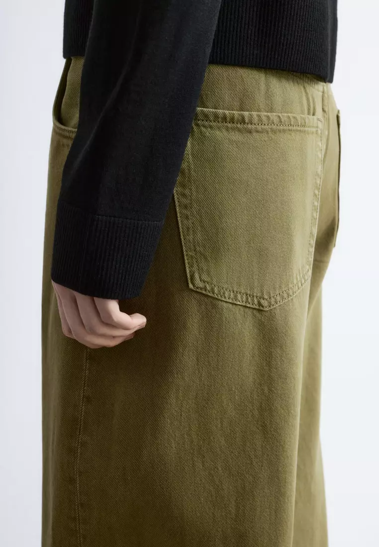 Barrel-Leg Jeans
