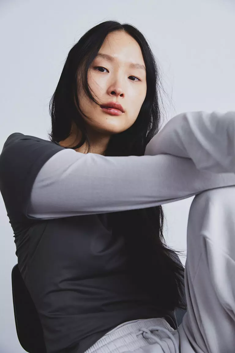 Jual H&M Fitted microfibre Tshirt Original 2024 ZALORA Indonesia