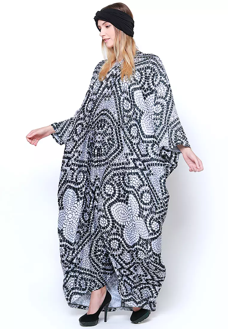 Kanzi White Kebaya Set with Sarong