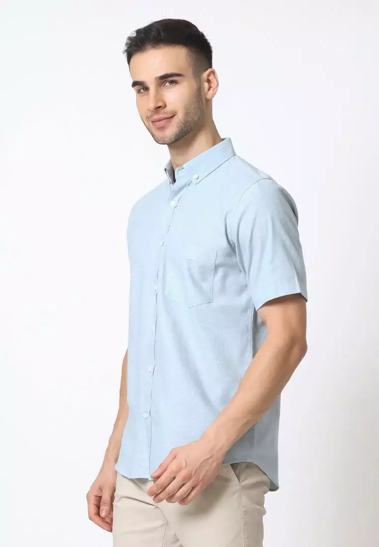 Cotton Well Ben Short Sleeve Oxford Shirt Mineral Blue  | Kemeja Pria Lengan Pendek Basic Polos Biru Muda