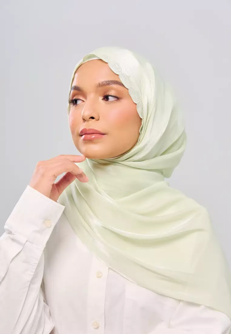 Sulam Wau Cendana Scarf in Noni Green