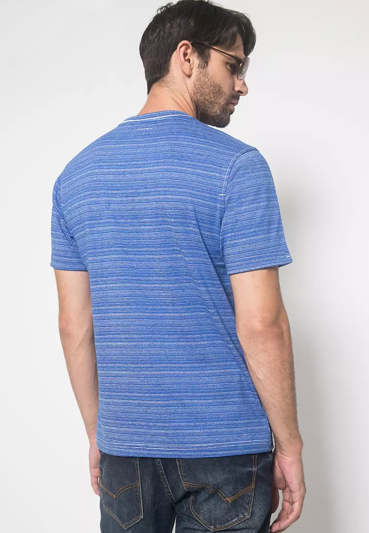 Johnwin - Slim Fit - Kaos Casual - Warna Biru - Motif Garis Halus Tipis
