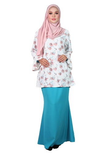 white baju kurung wedding