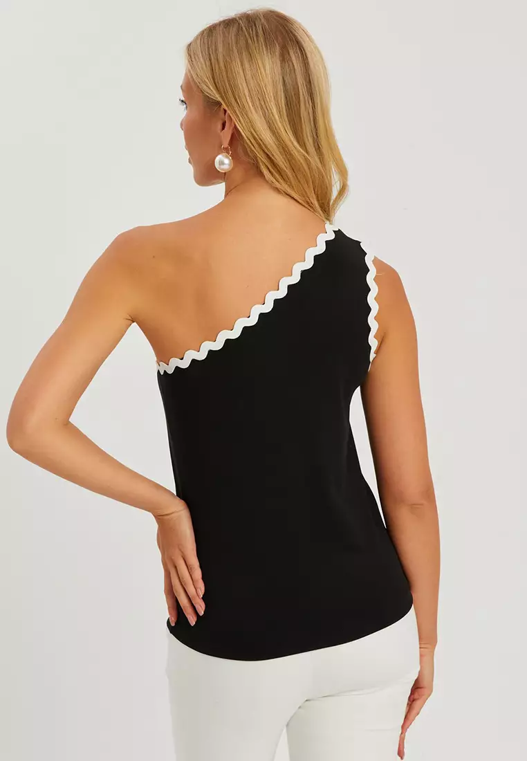 Single Shoulder Bias Top