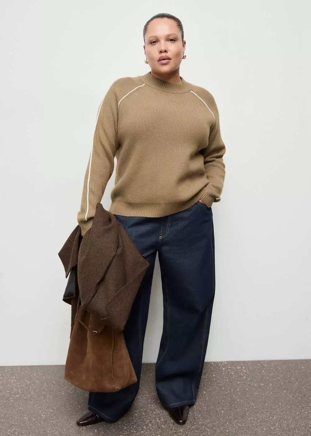 Sweater leher perkins dengan garis kontras