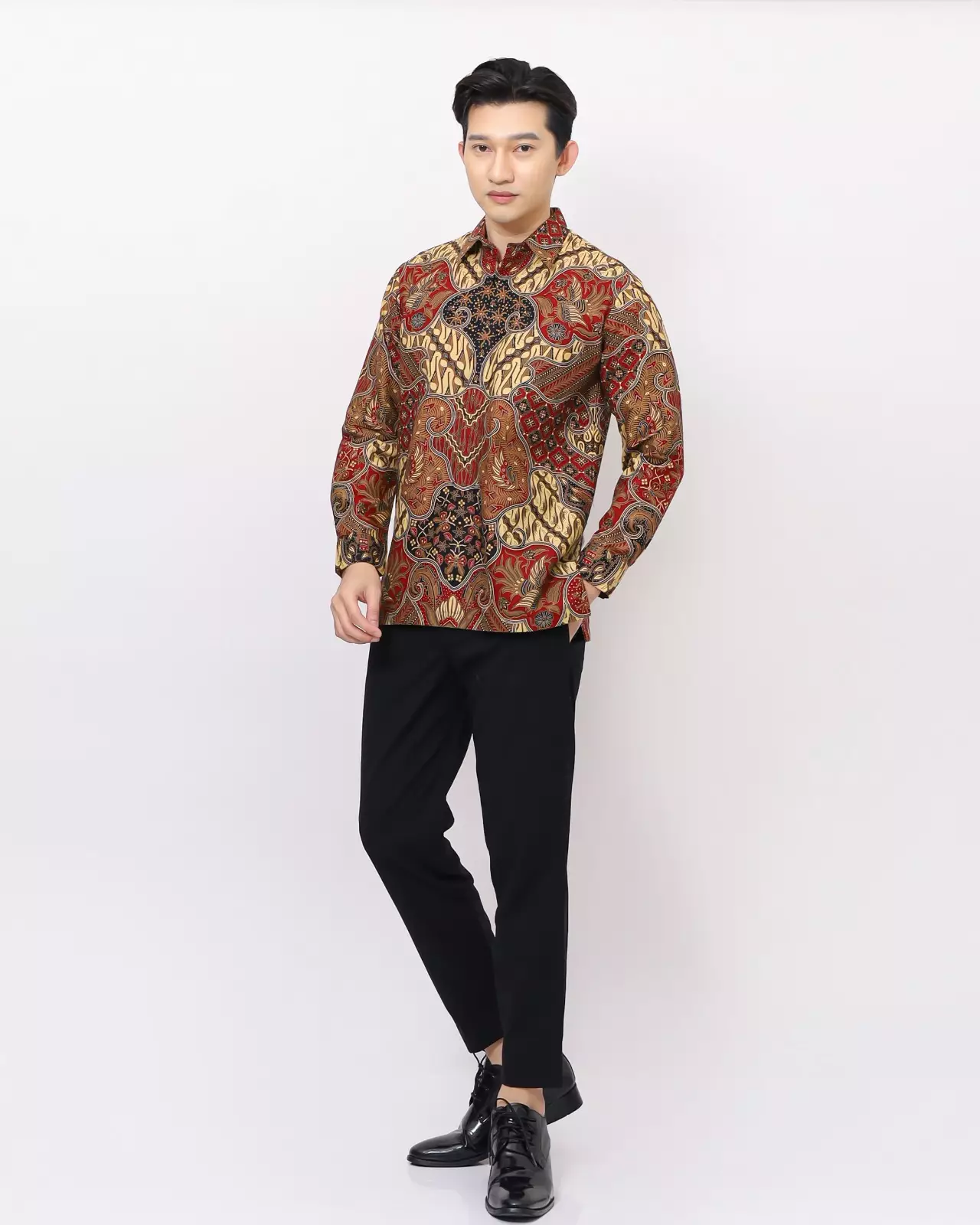 Kemeja Batik Lengan Panjang Motif Sekar Jagad Berseri