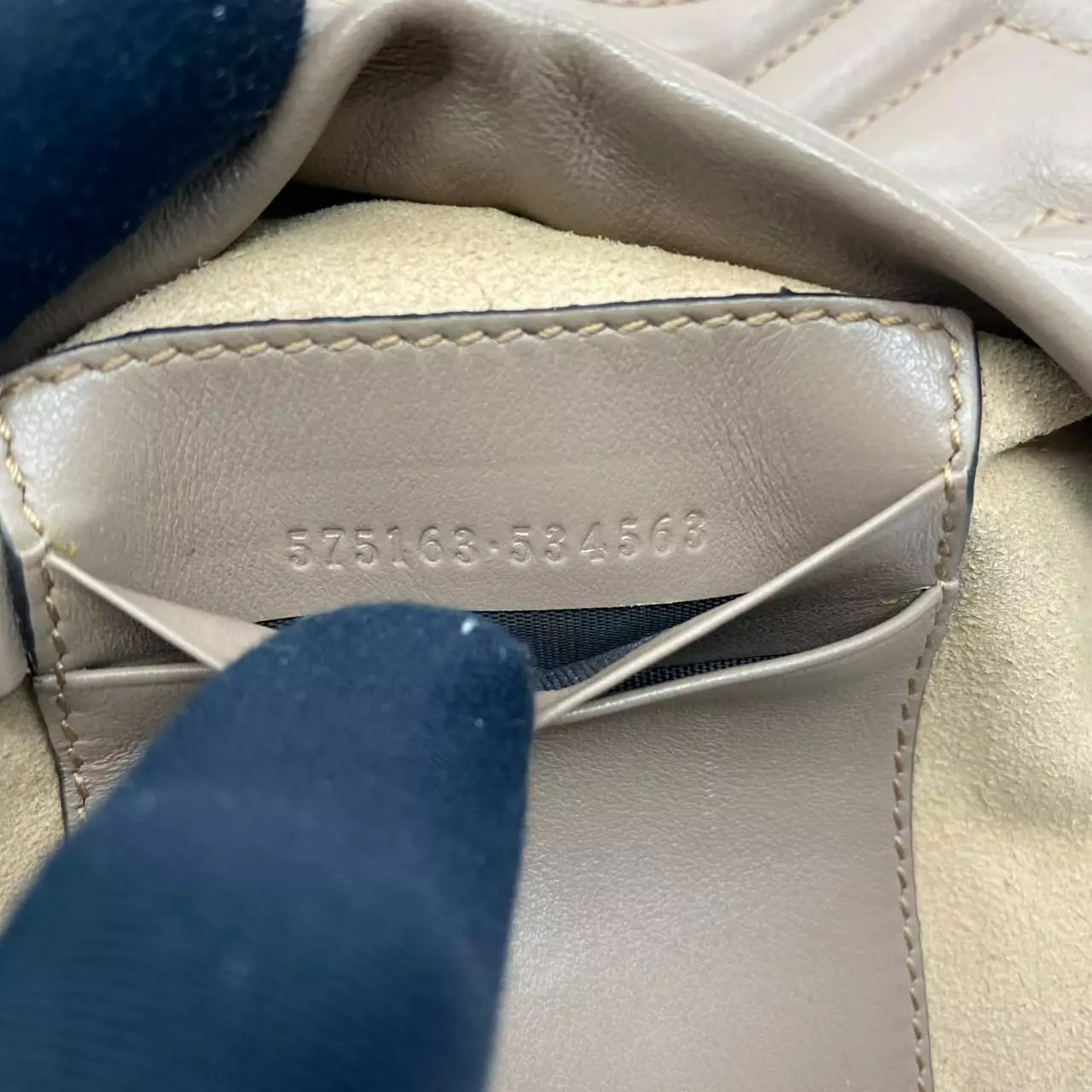 Pre-loved Gucci Marmont Bucket Nude GHW