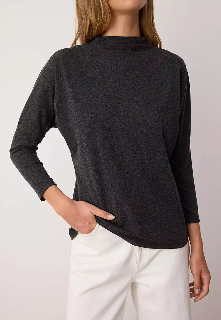 Black Stand Collar Batwing Sleeve Regular/Regular Fit Knitted Blouse