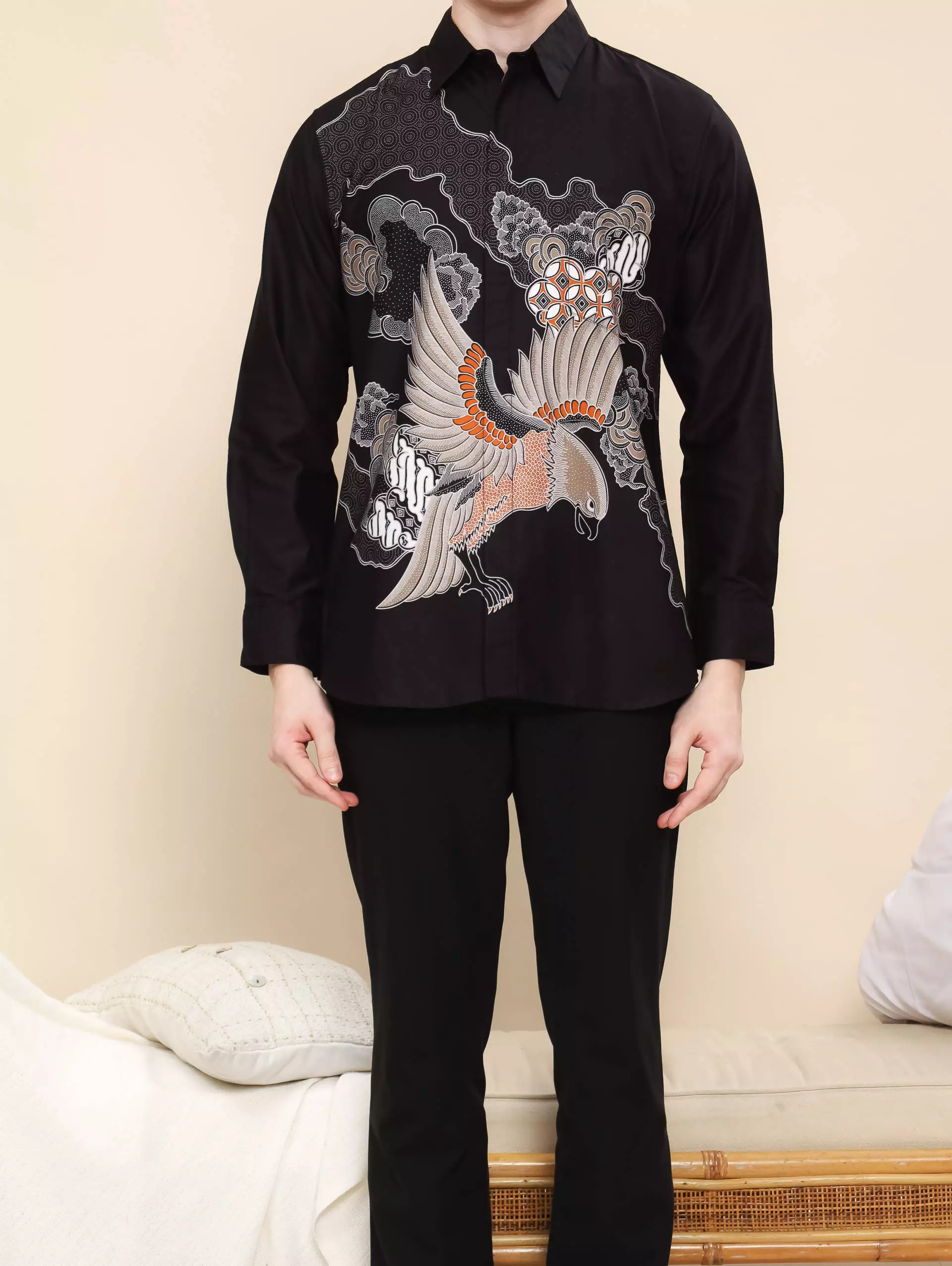 Adyatma Baskara Black Kemeja Batik Slim Fit Pria Katun Lengan Panjang