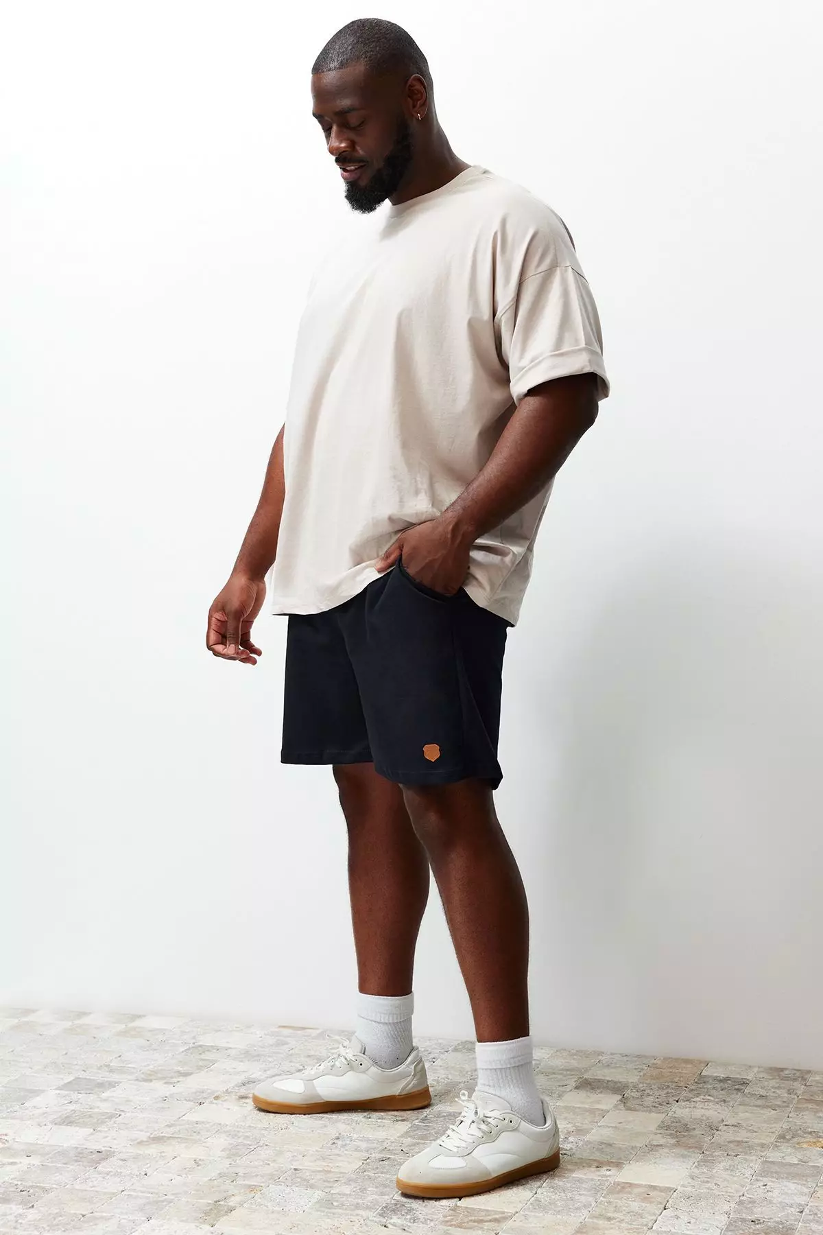 Plus Size Label Appliqued Shorts