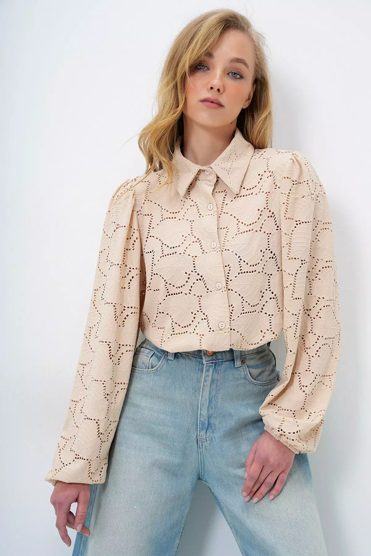 Long Sleeves Lace Shirt