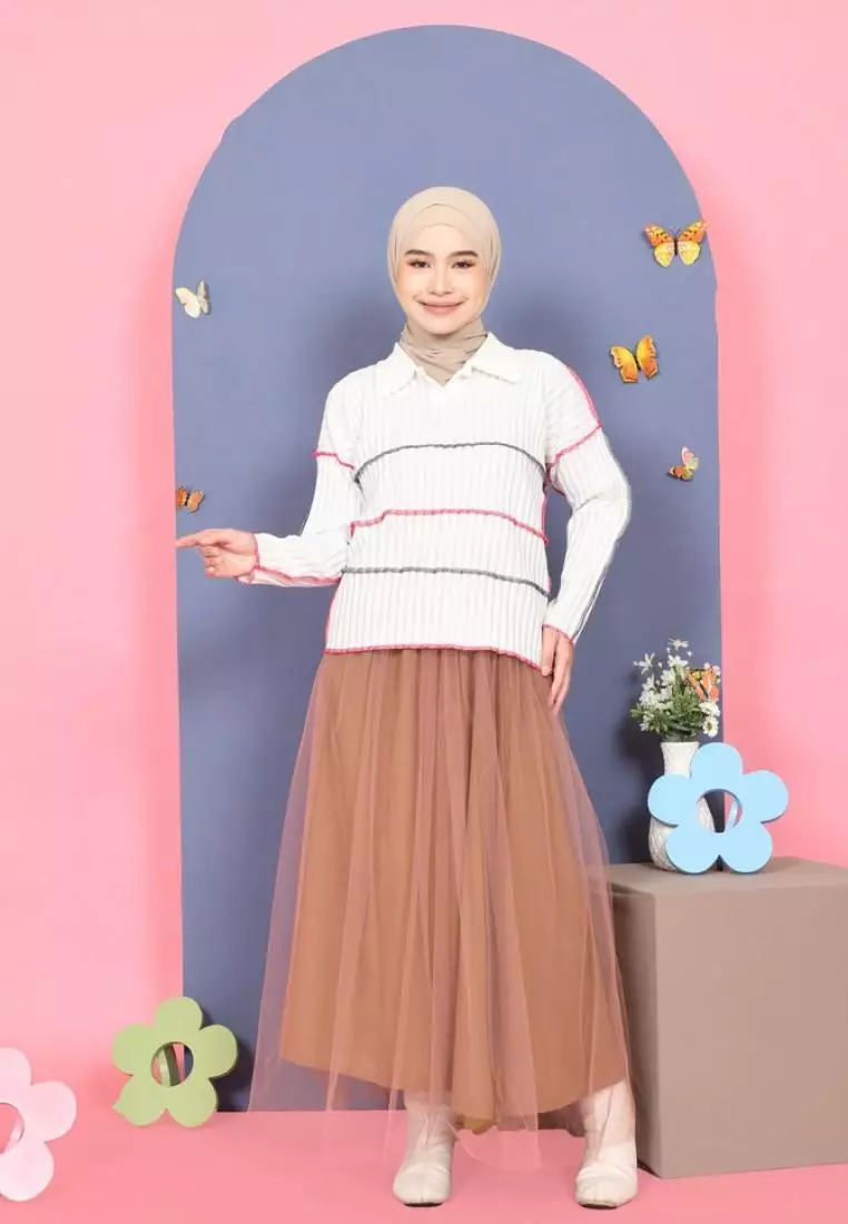 Yuna Playfull Knit Tops - Broken White M18127 R16S6