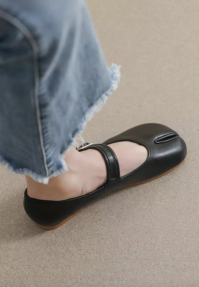 Split Toe Mary Jane Shoes WW202-1