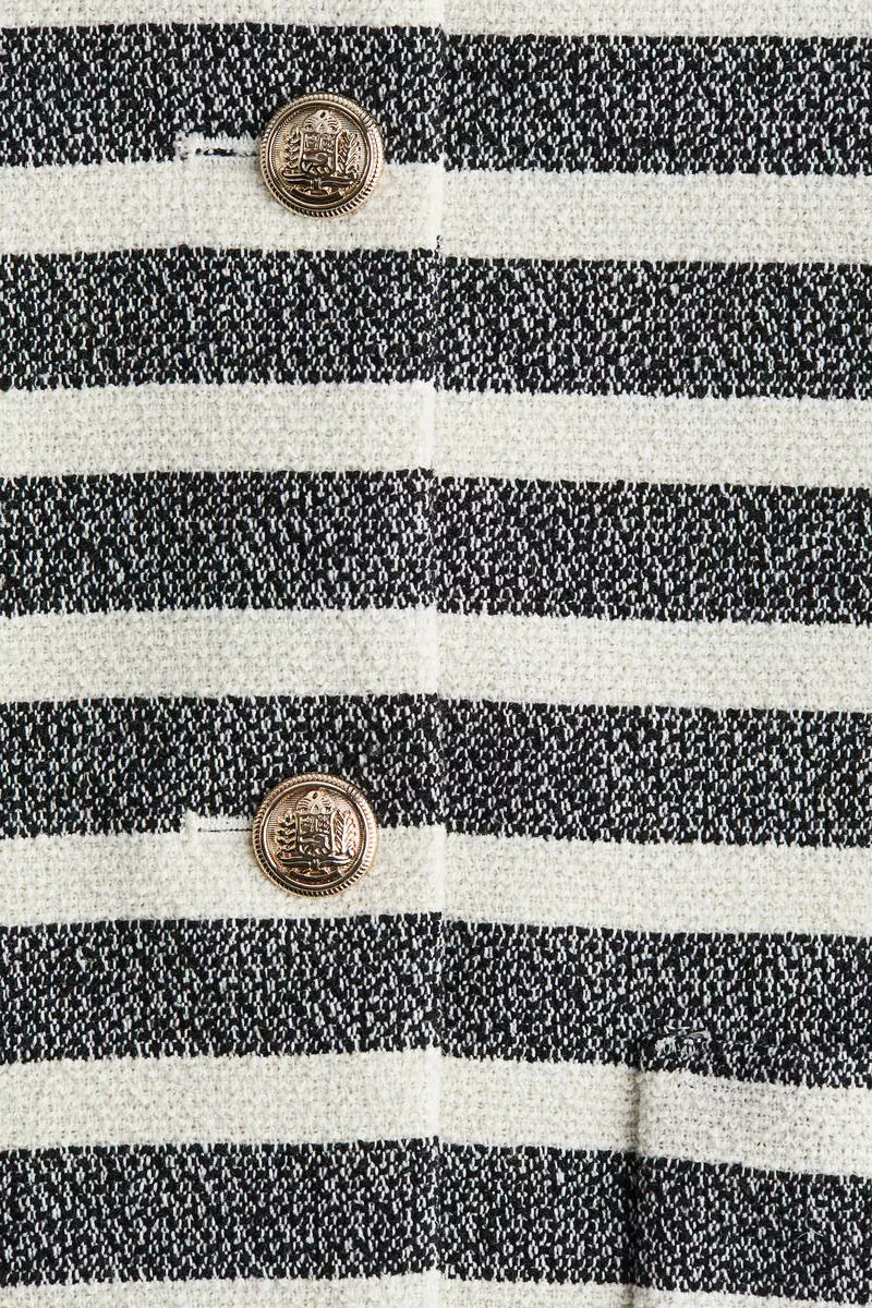 Short-sleeved jacket